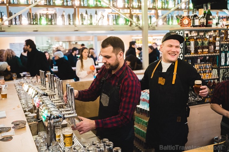 «Centrālais Gastro Tirgus» ir pirmais iekštelpu gastrotirgus Latvijā, kurā vairāk nekā 20 dažādi ēdinātāji un 2 bāri piedāvā viesiem plašu starptautis 246026