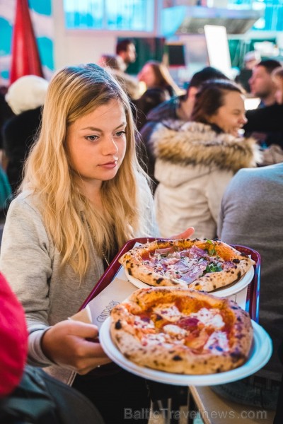 «Centrālais Gastro Tirgus» ir pirmais iekštelpu gastrotirgus Latvijā, kurā vairāk nekā 20 dažādi ēdinātāji un 2 bāri piedāvā viesiem plašu starptautis 246030