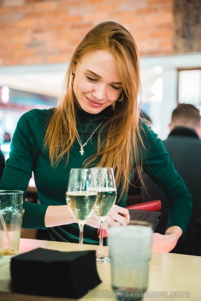 «Centrālais Gastro Tirgus» ir pirmais iekštelpu gastrotirgus Latvijā, kurā vairāk nekā 20 dažādi ēdinātāji un 2 bāri piedāvā viesiem plašu starptautis 246034