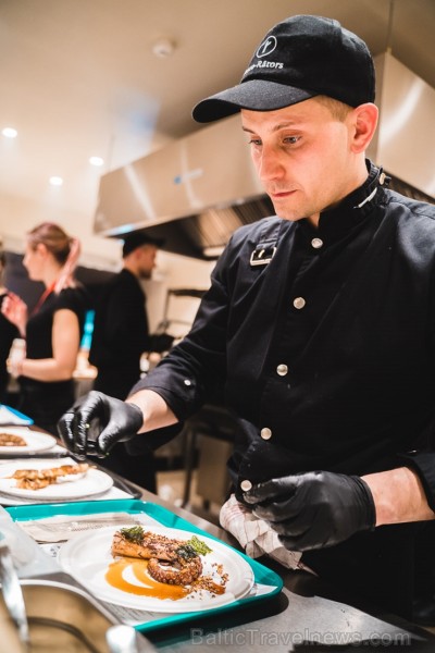 «Centrālais Gastro Tirgus» ir pirmais iekštelpu gastrotirgus Latvijā, kurā vairāk nekā 20 dažādi ēdinātāji un 2 bāri piedāvā viesiem plašu starptautis 246037