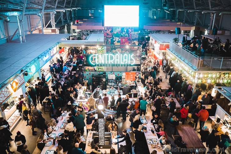 «Centrālais Gastro Tirgus» ir pirmais iekštelpu gastrotirgus Latvijā, kurā vairāk nekā 20 dažādi ēdinātāji un 2 bāri piedāvā viesiem plašu starptautis 246064