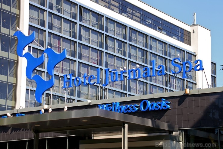 Viesnīcas «Hotel Jūrmala Spa» numuru apdarē izmantoti dabiski materiāli - koks un akmens - radot nomierinošu noskaņu, lai viesi var izbaudīt mierpilnu Viesnīcas «Hotel Jūrmala Spa» numuru apdarē izmantoti dabiski materiāli - koks un akmens - radot nomierinošu noskaņu, lai viesi var izbaudīt mierpilnu 246373