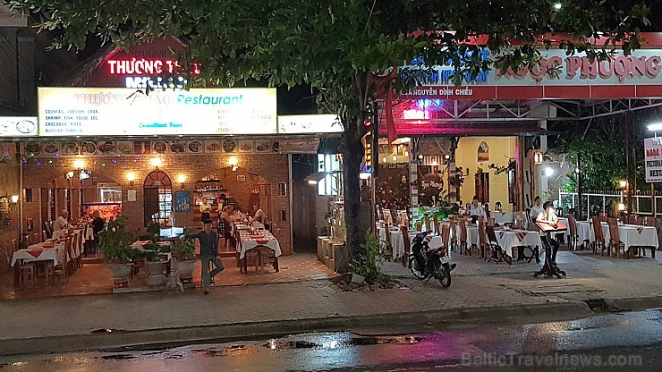 Travelnews.lv Vjetnamā iepazīst Muine pludmales galvenās ielas dzīvi kopā ar 365 brīvdienas un Turkish Airlines Travelnews.lv Vjetnamā iepazīst Muine pludmales galvenās ielas dzīvi kopā ar 365 brīvdienas un Turkish Airlines 246517