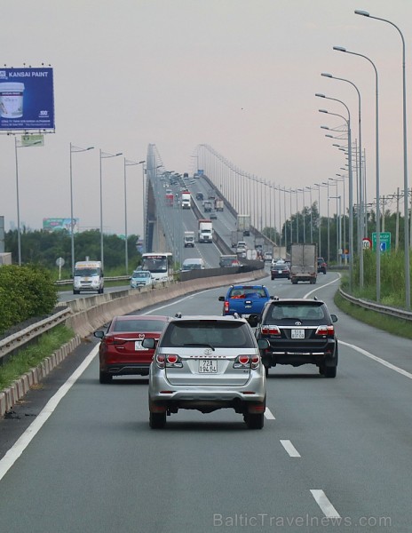 Travelnews.lv caur autobusa logu vēro Vjetnamas ceļu no Muine līdz Hošiminai. Atbalsta: 365 brīvdienas un Turkish Airlines Travelnews.lv caur autobusa logu vēro Vjetnamas ceļu no Muine līdz Hošiminai. Atbalsta: 365 brīvdienas un Turkish Airlines 246586