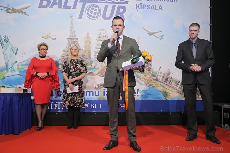 Sveicam «GADA CILVĒKS TŪRISMĀ 2018» laureātus tūrisma izstādē «Balttour 2019». Foto: Rojs Maizītis Sveicam «GADA CILVĒKS TŪRISMĀ 2018» laureātus tūrisma izstādē «Balttour 2019». Foto: Rojs Maizītis 246619