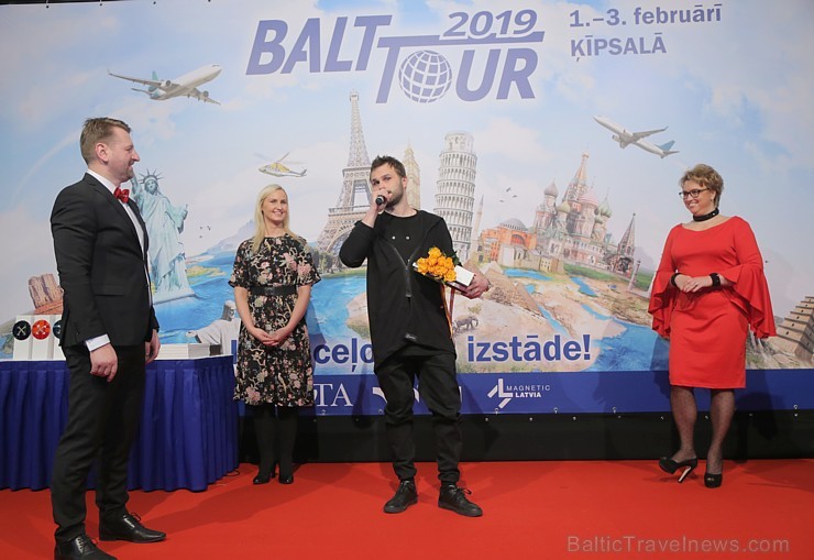 Sveicam «GADA CILVĒKS TŪRISMĀ 2018» laureātus tūrisma izstādē «Balttour 2019». Foto: Rojs Maizītis Sveicam «GADA CILVĒKS TŪRISMĀ 2018» laureātus tūrisma izstādē «Balttour 2019». Foto: Rojs Maizītis 246624