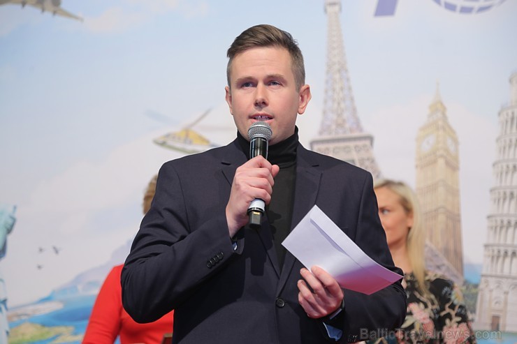 Sveicam «GADA CILVĒKS TŪRISMĀ 2018» laureātus tūrisma izstādē «Balttour 2019». Foto: Rojs Maizītis Sveicam «GADA CILVĒKS TŪRISMĀ 2018» laureātus tūrisma izstādē «Balttour 2019». Foto: Rojs Maizītis 246628