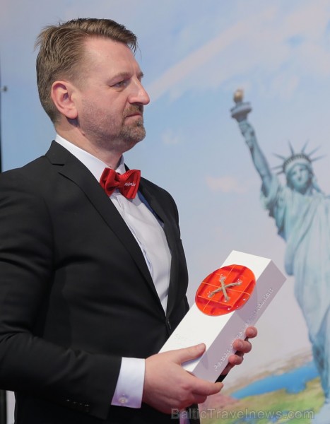 Sveicam «GADA CILVĒKS TŪRISMĀ 2018» laureātus tūrisma izstādē «Balttour 2019». Foto: Rojs Maizītis Sveicam «GADA CILVĒKS TŪRISMĀ 2018» laureātus tūrisma izstādē «Balttour 2019». Foto: Rojs Maizītis 246638