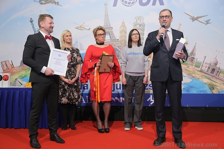 Sveicam «GADA CILVĒKS TŪRISMĀ 2018» laureātus tūrisma izstādē «Balttour 2019». Foto: Rojs Maizītis Sveicam «GADA CILVĒKS TŪRISMĀ 2018» laureātus tūrisma izstādē «Balttour 2019». Foto: Rojs Maizītis 246648