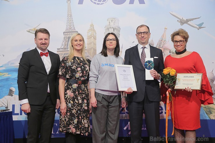 Sveicam «GADA CILVĒKS TŪRISMĀ 2018» laureātus tūrisma izstādē «Balttour 2019». Foto: Rojs Maizītis Sveicam «GADA CILVĒKS TŪRISMĀ 2018» laureātus tūrisma izstādē «Balttour 2019». Foto: Rojs Maizītis 246650