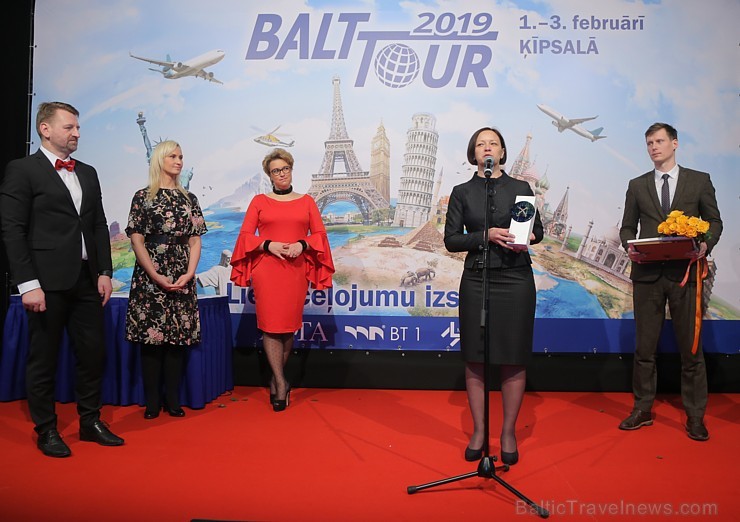 Sveicam «GADA CILVĒKS TŪRISMĀ 2018» laureātus tūrisma izstādē «Balttour 2019». Foto: Rojs Maizītis Sveicam «GADA CILVĒKS TŪRISMĀ 2018» laureātus tūrisma izstādē «Balttour 2019». Foto: Rojs Maizītis 246662