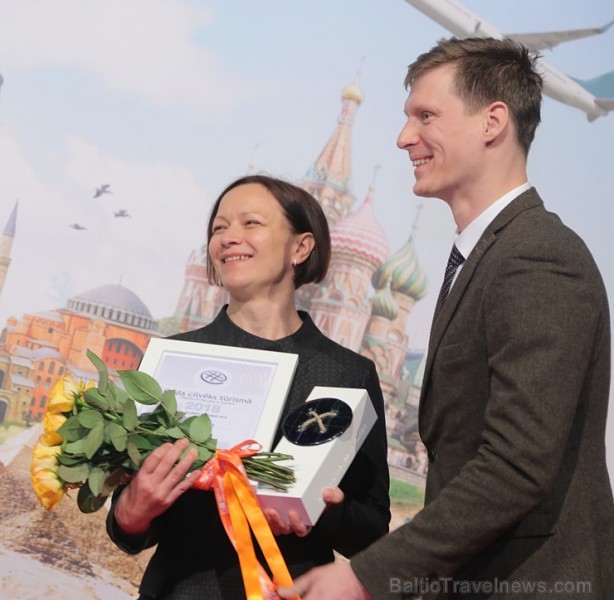 Sveicam «GADA CILVĒKS TŪRISMĀ 2018» laureātus tūrisma izstādē «Balttour 2019». Foto: Rojs Maizītis Sveicam «GADA CILVĒKS TŪRISMĀ 2018» laureātus tūrisma izstādē «Balttour 2019». Foto: Rojs Maizītis 246663
