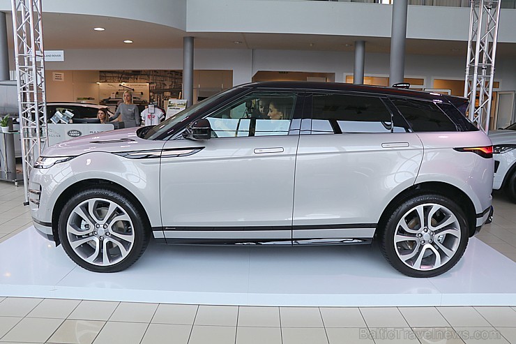 Latvijā pirmo reizi 19.02.2019 tiek prezentēts otrās paaudzes «Range Rover Evoque» 246672