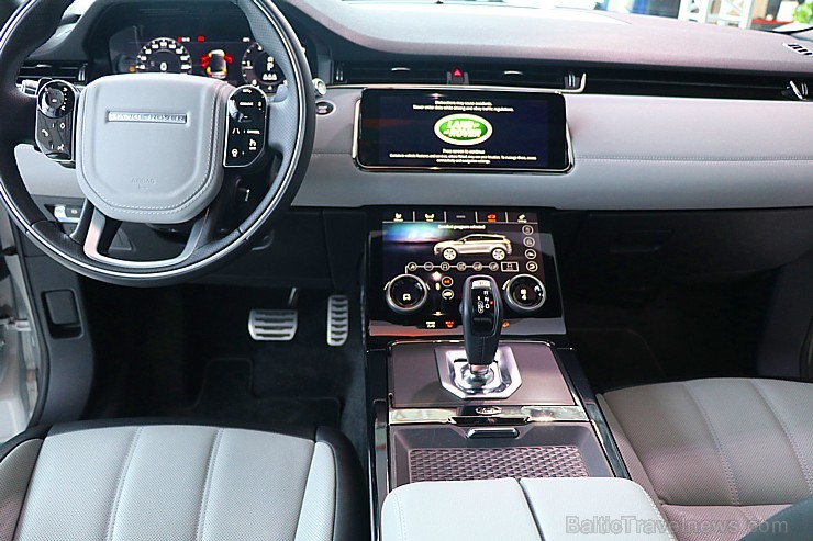 Latvijā pirmo reizi 19.02.2019 tiek prezentēts otrās paaudzes «Range Rover Evoque» 246677