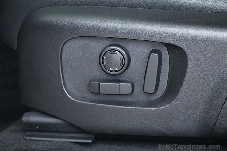 Latvijā pirmo reizi 19.02.2019 tiek prezentēts otrās paaudzes «Range Rover Evoque» 246689