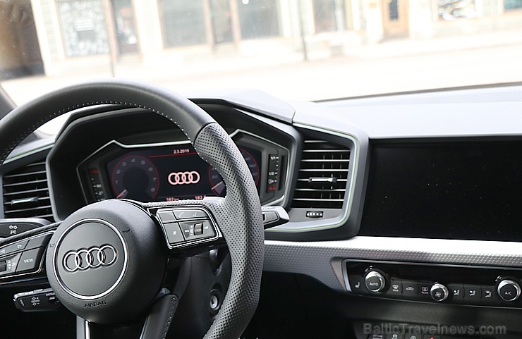Jaunais «Audi A1 Sportback» prezentējas 2.02.2019 uz «Audi Burbuļu parāde 2019» fona Latvijas Nacionālajā mākslas muzejā Jaunais «Audi A1 Sportback» prezentējas 2.02.2019 uz «Audi Burbuļu parāde 2019» fona Latvijas Nacionālajā mākslas muzejā 247593
