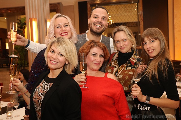 «Grand Hotel Kempinski Riga» restorāns «Amber» piedāvā noslēgt katru piektdienu ar vakara branču «Grand Hotel Kempinski Riga» restorāns «Amber» piedāvā noslēgt katru piektdienu ar vakara branču 247747