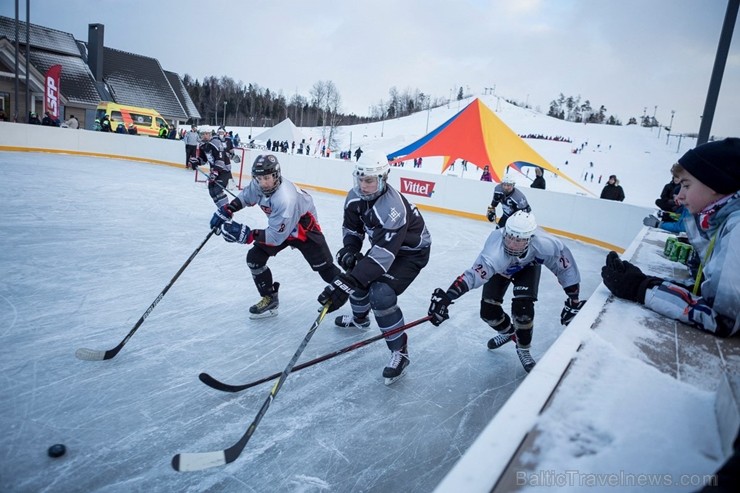 Latvijas Skolu ziemas Olimpiskais festivāls pulcēja 1262 skolēnus no 139 skolām. Latvijas skolu jauniešu cīnījās par godalgām 14 sporta veidos un liel Latvijas Skolu ziemas Olimpiskais festivāls pulcēja 1262 skolēnus no 139 skolām. Latvijas skolu jauniešu cīnījās par godalgām 14 sporta veidos un liel 247861