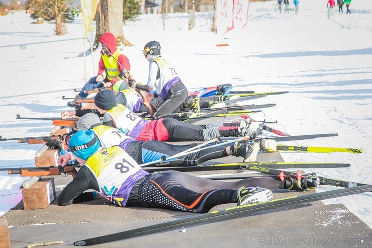 Latvijas Skolu ziemas Olimpiskais festivāls pulcēja 1262 skolēnus no 139 skolām. Latvijas skolu jauniešu cīnījās par godalgām 14 sporta veidos un liel Latvijas Skolu ziemas Olimpiskais festivāls pulcēja 1262 skolēnus no 139 skolām. Latvijas skolu jauniešu cīnījās par godalgām 14 sporta veidos un liel 247892