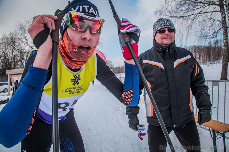 Latvijas Skolu ziemas Olimpiskais festivāls pulcēja 1262 skolēnus no 139 skolām. Latvijas skolu jauniešu cīnījās par godalgām 14 sporta veidos un liel Latvijas Skolu ziemas Olimpiskais festivāls pulcēja 1262 skolēnus no 139 skolām. Latvijas skolu jauniešu cīnījās par godalgām 14 sporta veidos un liel 247893
