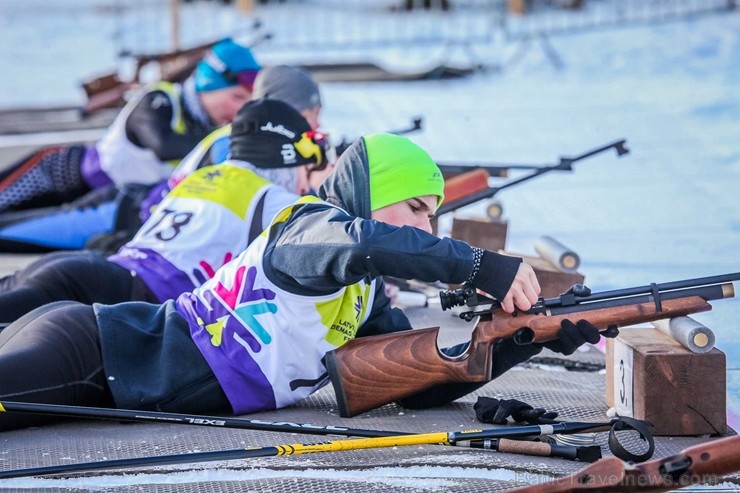 Latvijas Skolu ziemas Olimpiskais festivāls pulcēja 1262 skolēnus no 139 skolām. Latvijas skolu jauniešu cīnījās par godalgām 14 sporta veidos un liel Latvijas Skolu ziemas Olimpiskais festivāls pulcēja 1262 skolēnus no 139 skolām. Latvijas skolu jauniešu cīnījās par godalgām 14 sporta veidos un liel 247902