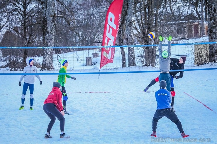 Latvijas Skolu ziemas Olimpiskais festivāls pulcēja 1262 skolēnus no 139 skolām. Latvijas skolu jauniešu cīnījās par godalgām 14 sporta veidos un liel Latvijas Skolu ziemas Olimpiskais festivāls pulcēja 1262 skolēnus no 139 skolām. Latvijas skolu jauniešu cīnījās par godalgām 14 sporta veidos un liel 247907