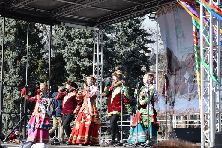 Ik gadu Daugavpilī, ievērojot senas slāvu tradīcijas, plaši un krāšņi tiek atzīmēta Masļeņica jeb ziemas pavadīšanas un pavasara sagaidīšanas svētki Ik gadu Daugavpilī, ievērojot senas slāvu tradīcijas, plaši un krāšņi tiek atzīmēta Masļeņica jeb ziemas pavadīšanas un pavasara sagaidīšanas svētki 248467