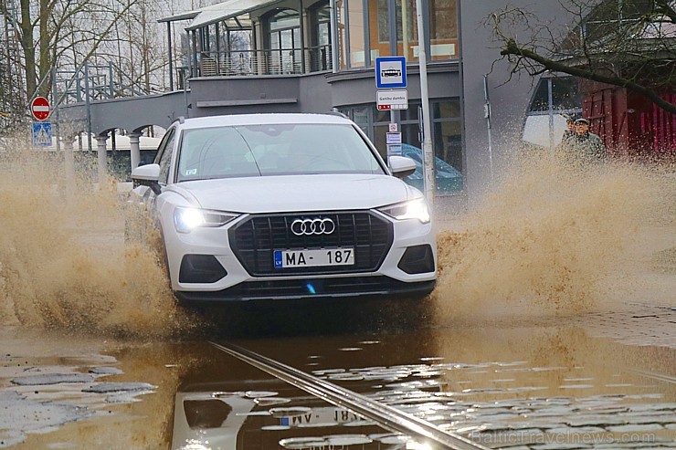 Travelnews.lv ar jauno «Audi Q3» apceļo Rīgu, Adažus, Ikšķili un Kuldīgu 249096
