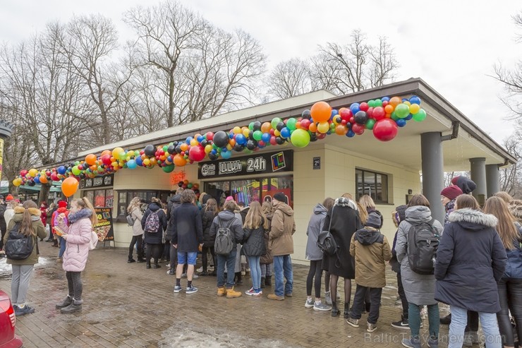 Uzsākot 25 gadu svinības, Uzsākot 25 gadu svinības,