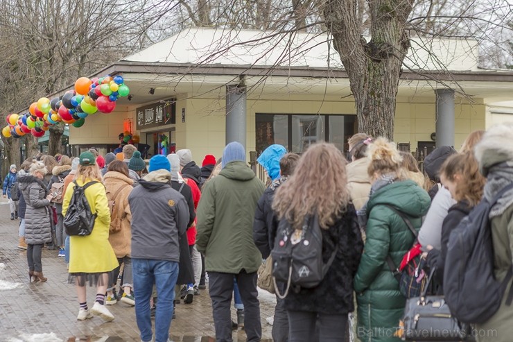 Uzsākot 25 gadu svinības, Uzsākot 25 gadu svinības,