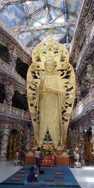 Travelnews.lv iepazīst vjetnamiesu budistu templi Linh-Phuoc-Pagode Dakotā. Atbalsta: 365 brīvdienas un Turkish Airlines Travelnews.lv iepazīst vjetnamiesu budistu templi Linh-Phuoc-Pagode Dakotā. Atbalsta: 365 brīvdienas un Turkish Airlines 249315