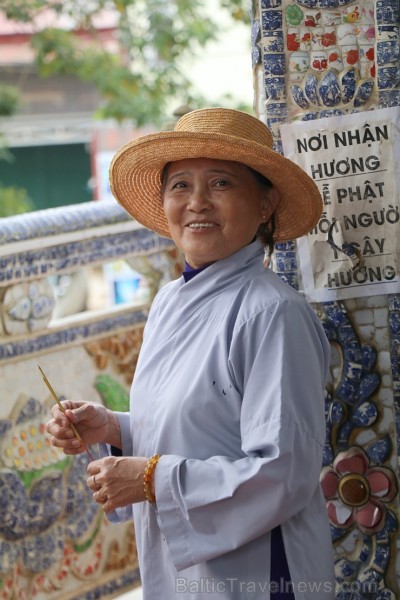 Travelnews.lv iepazīst vjetnamiesu budistu templi Linh-Phuoc-Pagode Dakotā. Atbalsta: 365 brīvdienas un Turkish Airlines Travelnews.lv iepazīst vjetnamiesu budistu templi Linh-Phuoc-Pagode Dakotā. Atbalsta: 365 brīvdienas un Turkish Airlines 249325