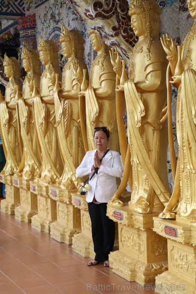 Travelnews.lv iepazīst vjetnamiesu budistu templi Linh-Phuoc-Pagode Dakotā. Atbalsta: 365 brīvdienas un Turkish Airlines Travelnews.lv iepazīst vjetnamiesu budistu templi Linh-Phuoc-Pagode Dakotā. Atbalsta: 365 brīvdienas un Turkish Airlines 249328