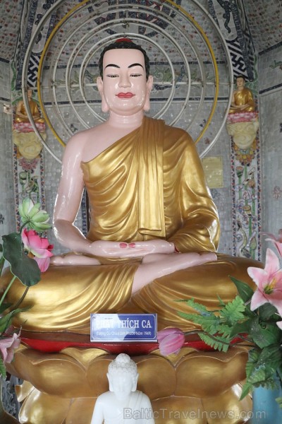 Travelnews.lv iepazīst vjetnamiesu budistu templi Linh-Phuoc-Pagode Dakotā. Atbalsta: 365 brīvdienas un Turkish Airlines Travelnews.lv iepazīst vjetnamiesu budistu templi Linh-Phuoc-Pagode Dakotā. Atbalsta: 365 brīvdienas un Turkish Airlines 249356