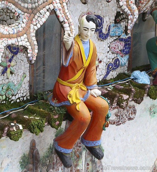 Travelnews.lv iepazīst vjetnamiesu budistu templi Linh-Phuoc-Pagode Dakotā. Atbalsta: 365 brīvdienas un Turkish Airlines Travelnews.lv iepazīst vjetnamiesu budistu templi Linh-Phuoc-Pagode Dakotā. Atbalsta: 365 brīvdienas un Turkish Airlines 249358