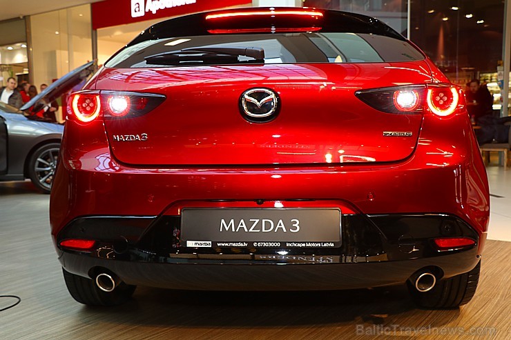 Rīgas lielveikalā tiek prezentēta jaunā «Mazga 3» automašīīna 249531
