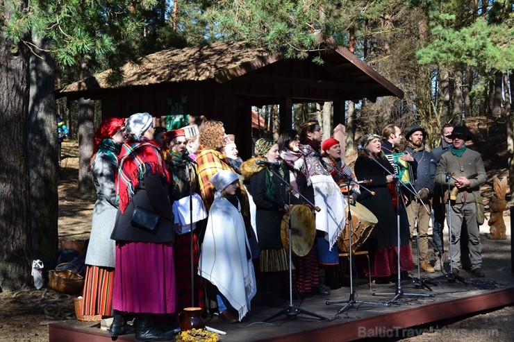 Brīvdabas muzejā kopā ar folkloras kopu Brīvdabas muzejā kopā ar folkloras kopu