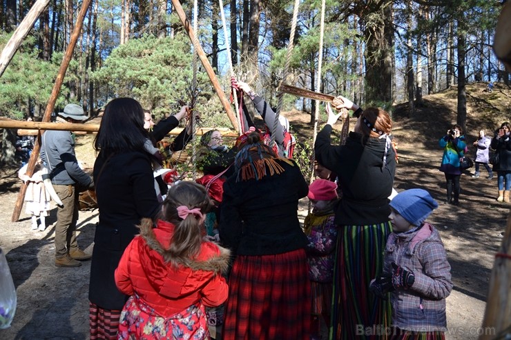 Brīvdabas muzejā kopā ar folkloras kopu Brīvdabas muzejā kopā ar folkloras kopu