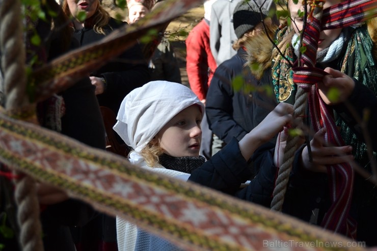 Brīvdabas muzejā kopā ar folkloras kopu Brīvdabas muzejā kopā ar folkloras kopu