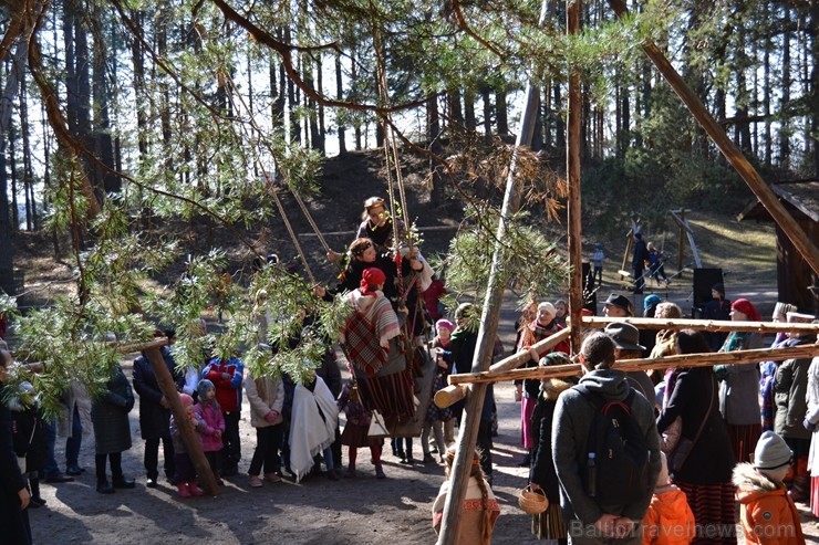 Brīvdabas muzejā kopā ar folkloras kopu Brīvdabas muzejā kopā ar folkloras kopu