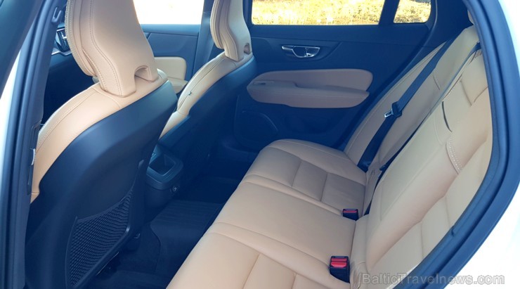 Travelnews.lv ar jauno «Volvo V60 Country D4 AWD Momentum» apceļo Vidzemi un Latgali 250182