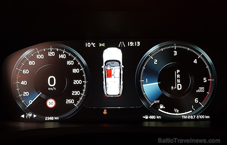 Travelnews.lv ar jauno «Volvo V60 Country D4 AWD Momentum» apceļo Vidzemi un Latgali 250205