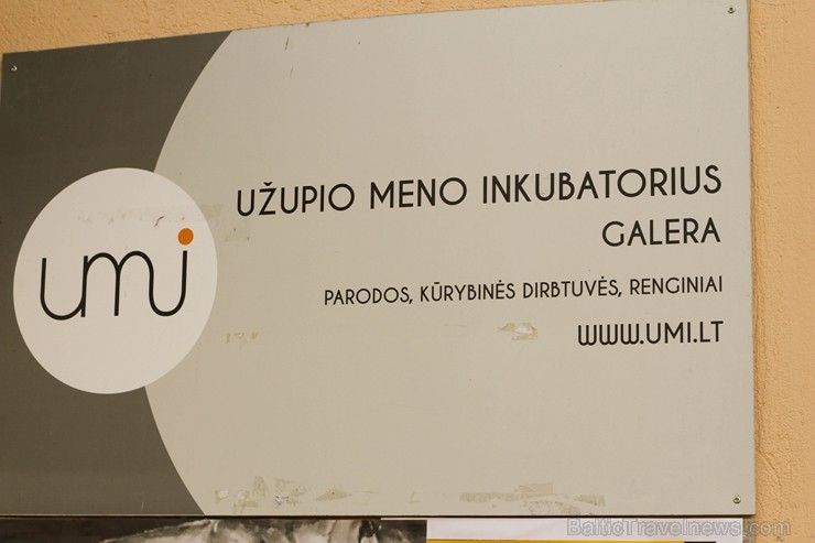 Užupes apkaime ir populāra mākslinieku vidē un ar savu bohēmisko atmosfēru tiek salīdzināta ar Monmartru Parīzē un Kristiāniju Kopenhāgenā. 1997. gada 250605
