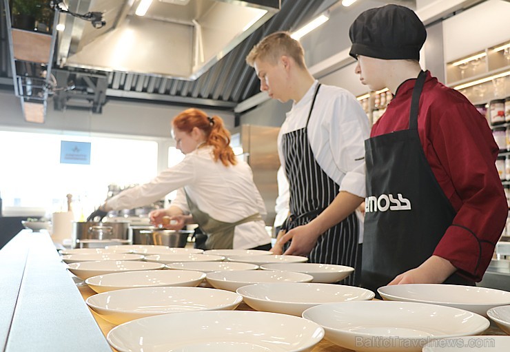 Travelnews.lv 5.04.2019 apmeklē igauņu šefpavāra Vladislava Djačuka garšīgo prezentāciju, ko organizē par godu «Bocuse d Or» Eiropas pusfinālam Tallin Travelnews.lv 5.04.2019 apmeklē igauņu šefpavāra Vladislava Djačuka garšīgo prezentāciju, ko organizē par godu «Bocuse d Or» Eiropas pusfinālam Tallin 250801