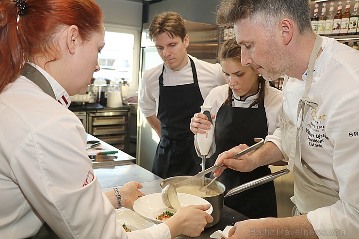 Travelnews.lv 5.04.2019 apmeklē igauņu šefpavāra Vladislava Djačuka garšīgo prezentāciju, ko organizē par godu «Bocuse d Or» Eiropas pusfinālam Tallin Travelnews.lv 5.04.2019 apmeklē igauņu šefpavāra Vladislava Djačuka garšīgo prezentāciju, ko organizē par godu «Bocuse d Or» Eiropas pusfinālam Tallin 250804