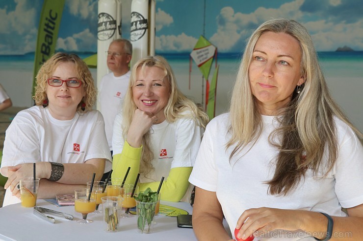 Nacionālā lidsabiedrība «airBaltic» izklaidē ceļojumu aģentus pludmales smiltīs, prezentējot Maltu Nacionālā lidsabiedrība «airBaltic» izklaidē ceļojumu aģentus pludmales smiltīs, prezentējot Maltu 250907
