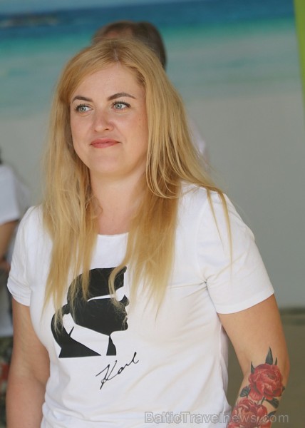 Nacionālā lidsabiedrība «airBaltic» izklaidē ceļojumu aģentus pludmales smiltīs, prezentējot Maltu Nacionālā lidsabiedrība «airBaltic» izklaidē ceļojumu aģentus pludmales smiltīs, prezentējot Maltu 250915
