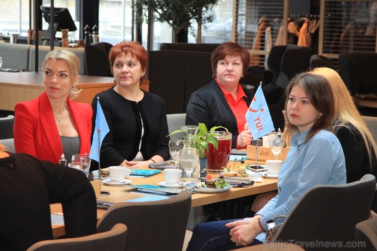 Tūroperators «TUI Baltics» kopā ar viesnīcu tīklu «RIXOS Hotel» rīko biznesa brokastis un prezentē plašās ceļojumu iespējas Tūroperators «TUI Baltics» kopā ar viesnīcu tīklu «RIXOS Hotel» rīko biznesa brokastis un prezentē plašās ceļojumu iespējas 250929