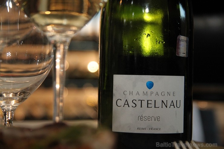 Vīna Studija degustācijas vakarā iepazīstina ar «Champagne Castelnau» šampaniešiem līdzās ar Evas Šubertas stāstu par šiem izcilajiem dzērieniem Vīna Studija degustācijas vakarā iepazīstina ar «Champagne Castelnau» šampaniešiem līdzās ar Evas Šubertas stāstu par šiem izcilajiem dzērieniem 251005