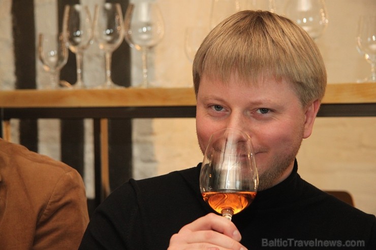 Vīna Studija degustācijas vakarā iepazīstina ar «Champagne Castelnau» šampaniešiem līdzās ar Evas Šubertas stāstu par šiem izcilajiem dzērieniem Vīna Studija degustācijas vakarā iepazīstina ar «Champagne Castelnau» šampaniešiem līdzās ar Evas Šubertas stāstu par šiem izcilajiem dzērieniem 251006